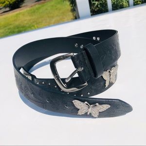 NWOT Beautiful faux leather butterfly belt